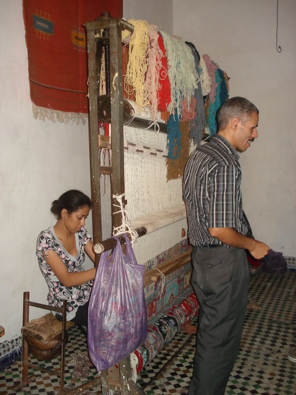 DSC01251Hand making the carpets at the carpet co-operative