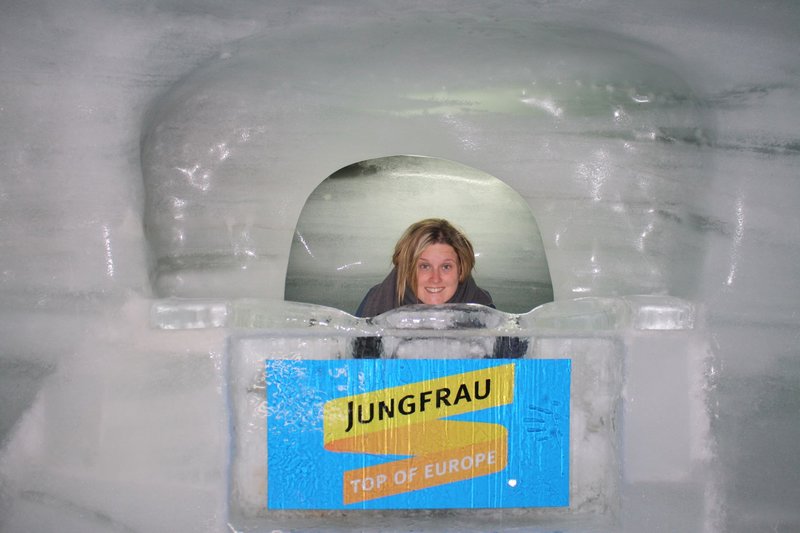 Jungfraujoch Ice Palace Niki (1)