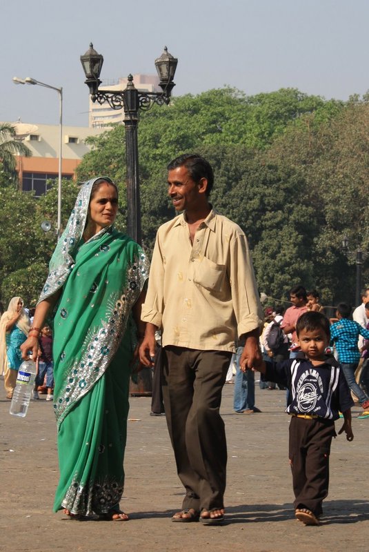 India Gate People Watching (7)