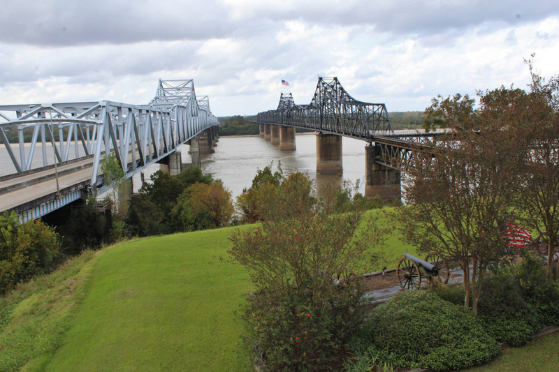 the bridges spanning the Mississippi