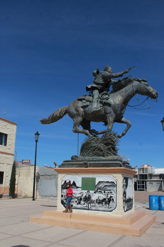 statue of Poncho Villa