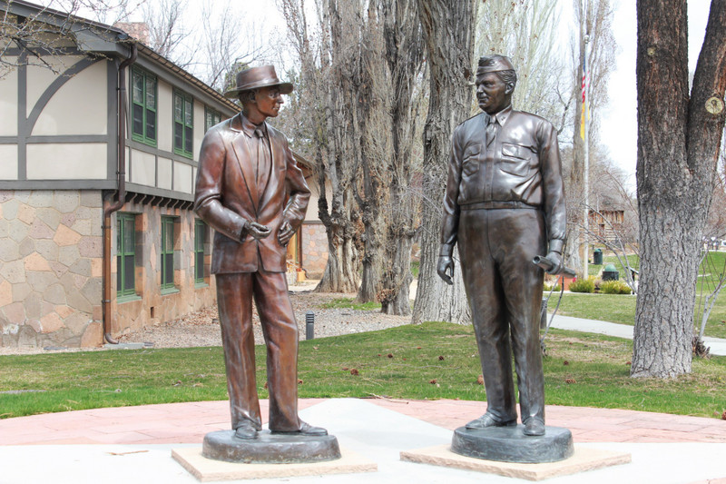 Los Alamos statues Openheimer and Groves see next picture