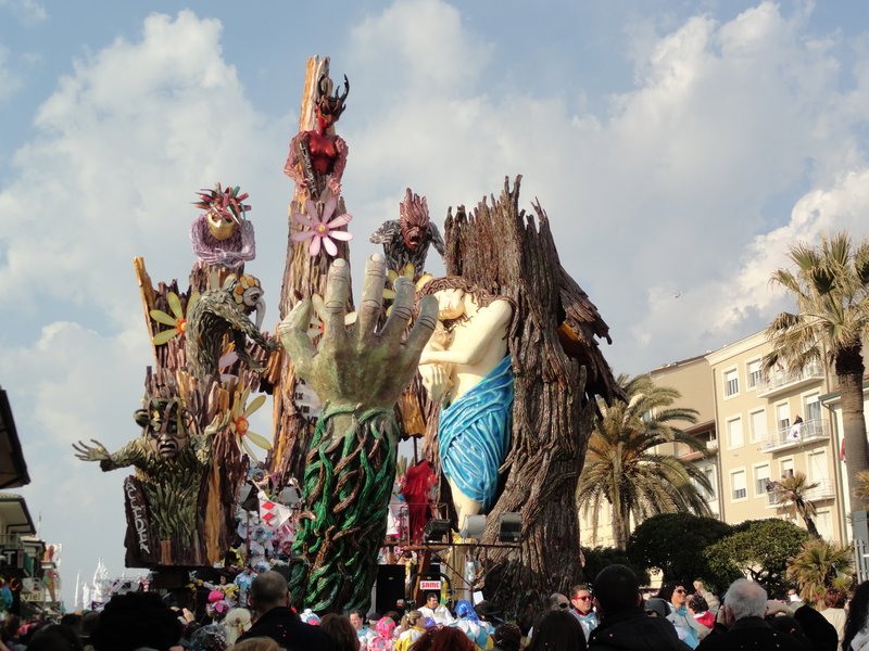 Carnivale float