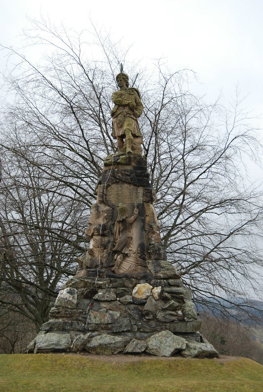 Aberfeldy Statue 0003