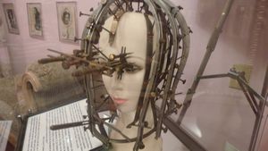 Some weird contraption invented by Max Factor to work out the perfect face!