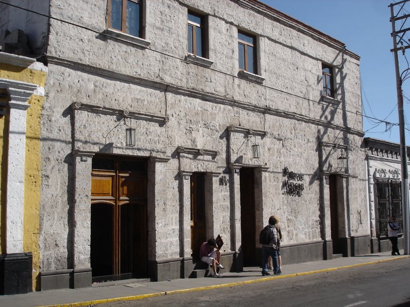 La Casa de Melgar from the street