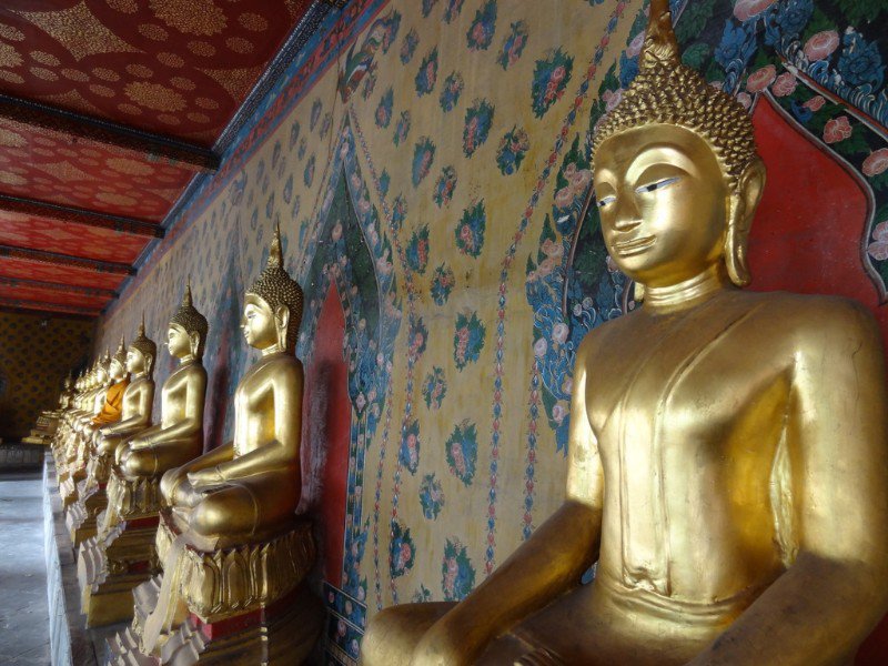 Buddhas at Wat Arun temple complex