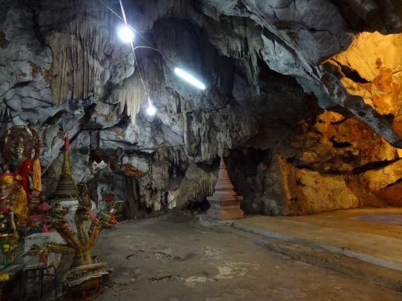 Cave at Wat Tham Khao Pun