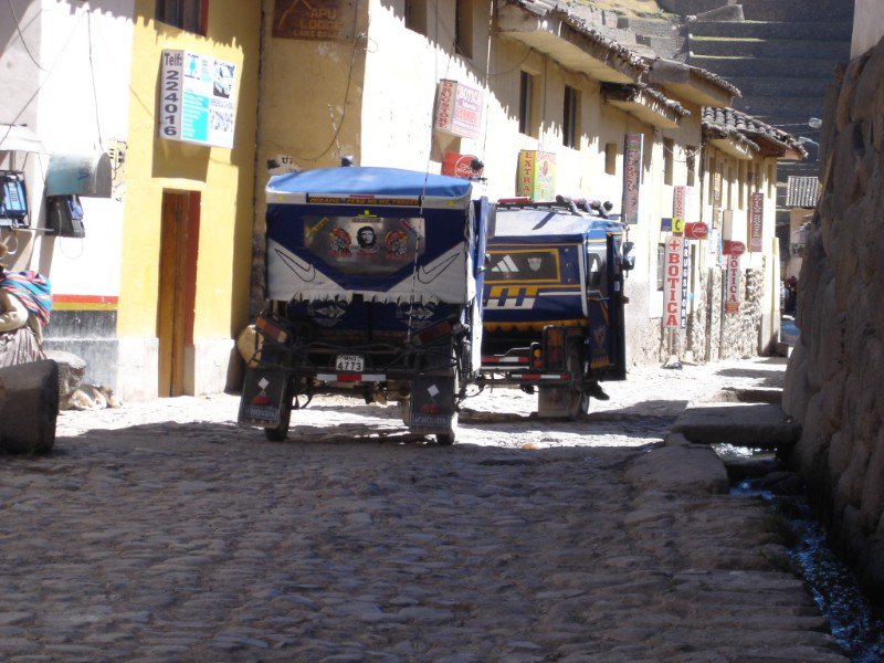 cobbled streets of Ollantaytambo