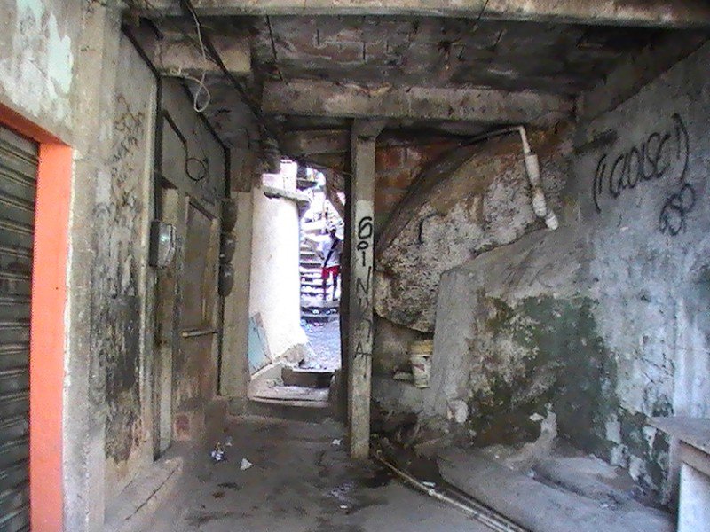 favela roads