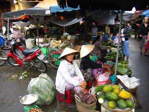 Fruit sellers in Hoi An
