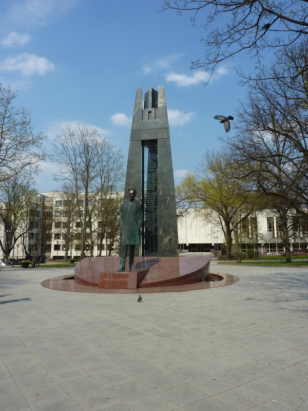 Vincas Kudirka Statue