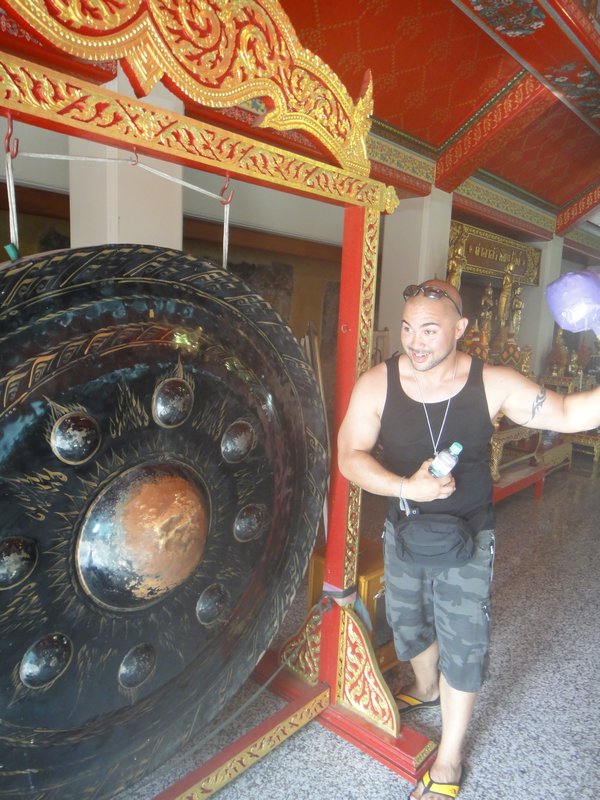 Going for the gong - Wat Pho Temple