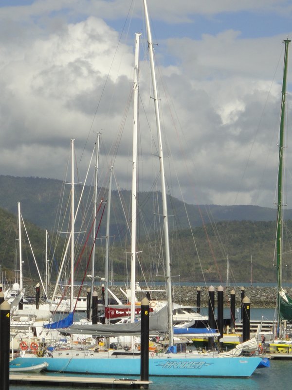 Our boat for sailing the Whitsundays - Hammer