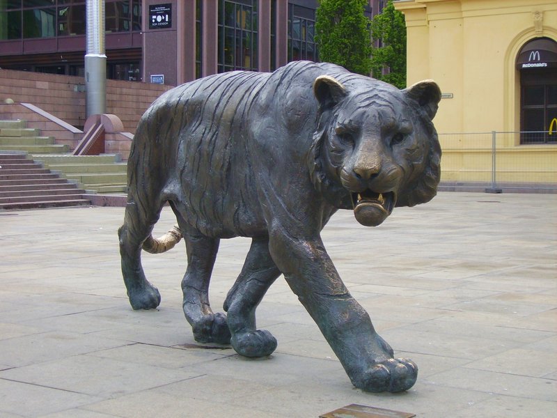 The Tiger in front of Oslo Central Station