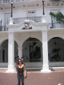 Martina in front of the presidential Palace