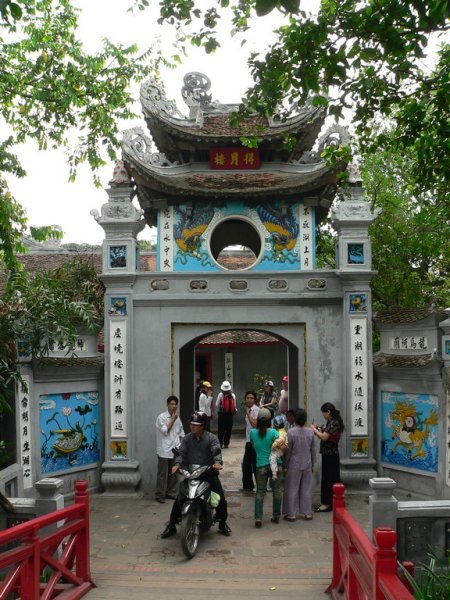 Ngoc Son Temple