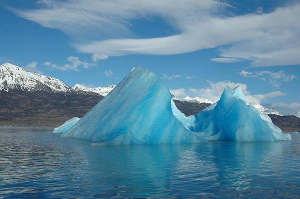 Icebergs on Lake Argentina