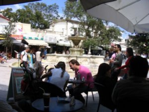 Hiraklion - lunch break & crowds