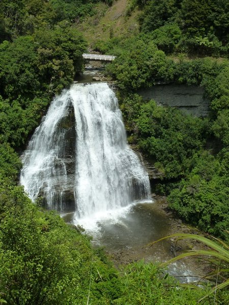 one of the waterfalls/één van de watervallen