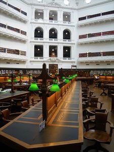 the biggest library of Australia/de grootste bib van Australie