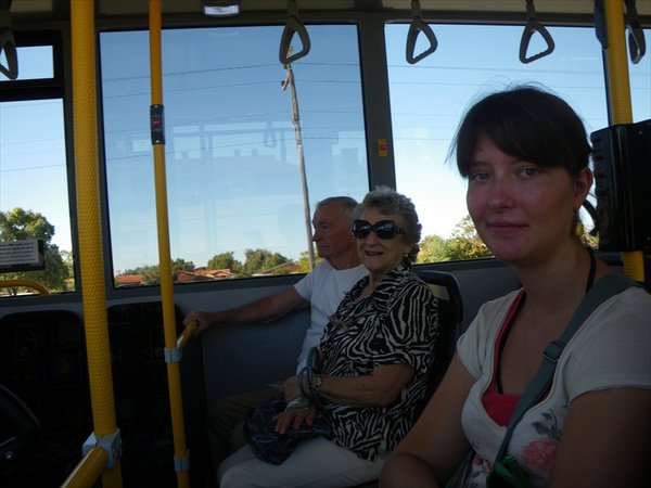 Tom& Marcia & us on the bus/op de bus