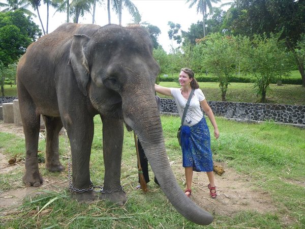 Lizzy the elephant & me/de olifant Lizzy & ik