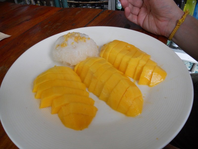 sticky rice with mango/dessert: plakkerige rijst met mango