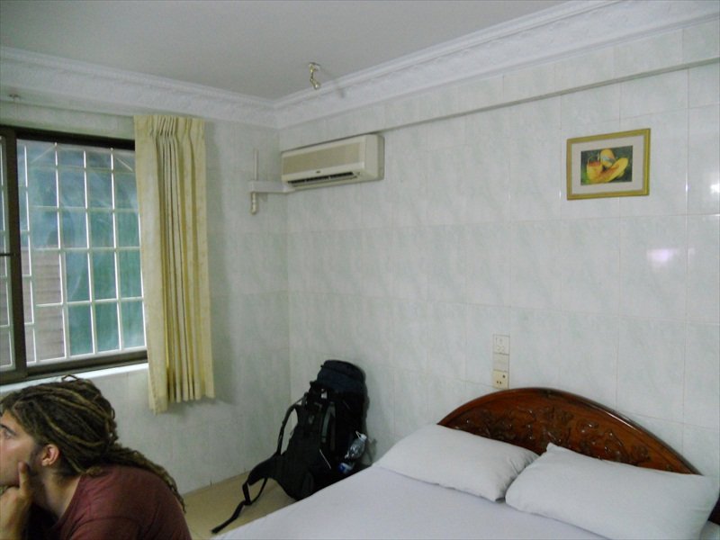 The ugliest room ever in Phnom Penh/de lelijkste kamer ooit