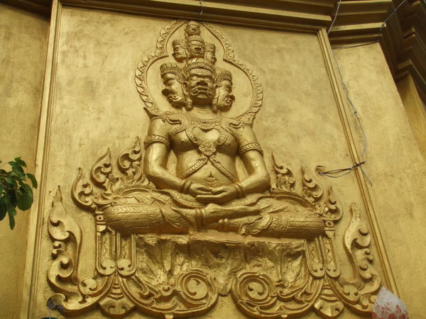 Phnom Sampeau Temple Carving 