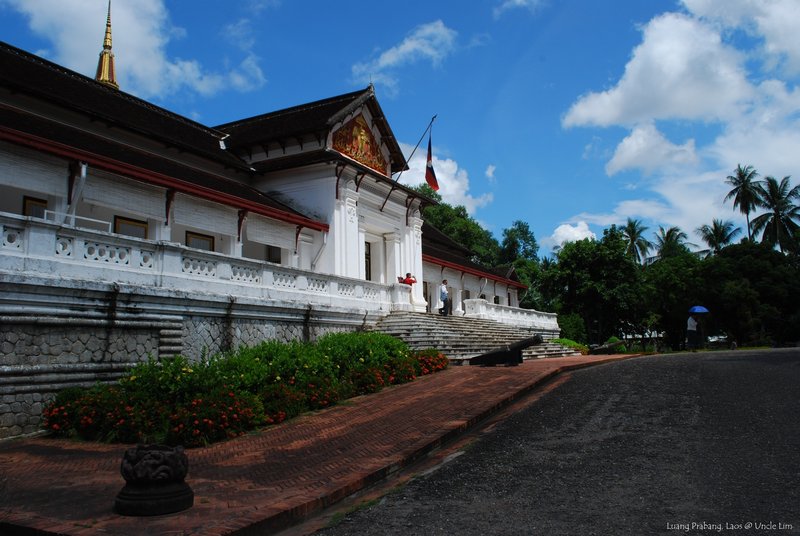 王宫博物馆外观, 龙坡邦