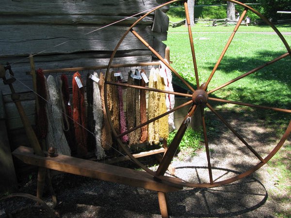 Spinning wheel and yarn