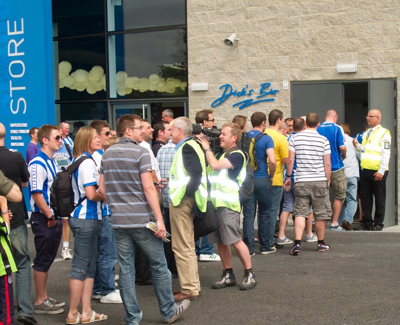 The queue for Dick's Bar
