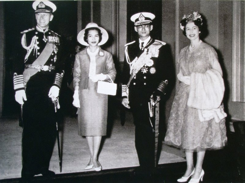 Pictures of the King with foreign dignitaries