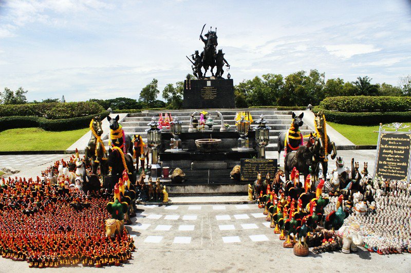 King Tak Sin Monument