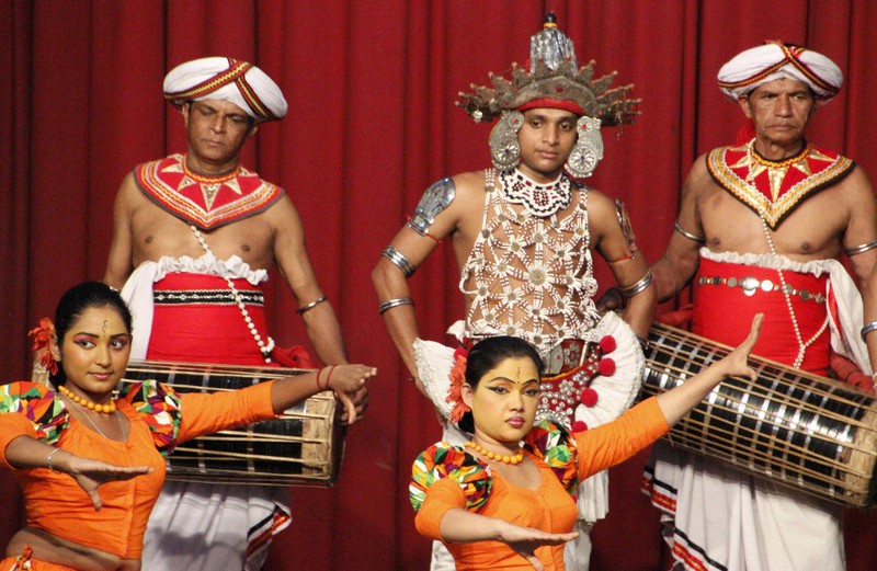 Kandy dancing and drumming