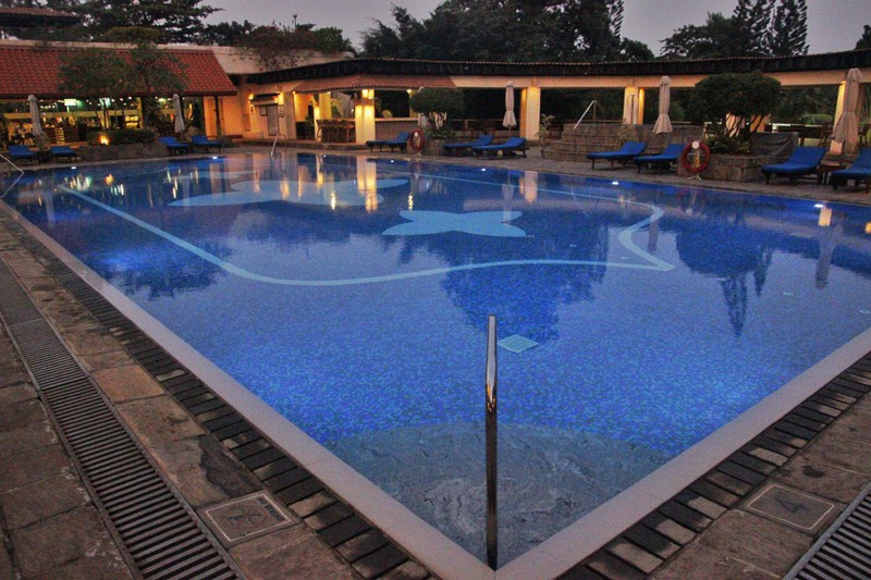 The Taj swimming pool