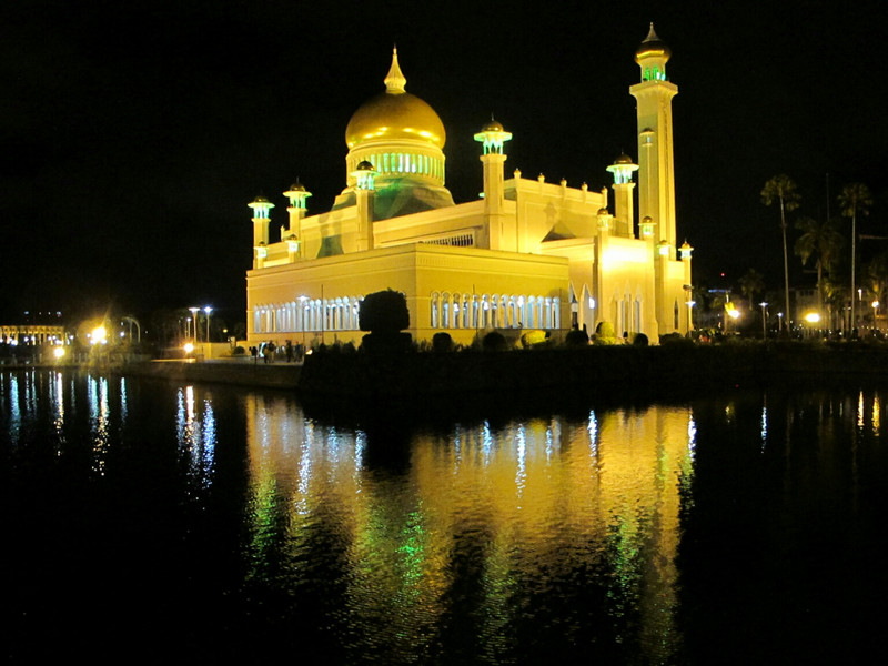 The mosque by night