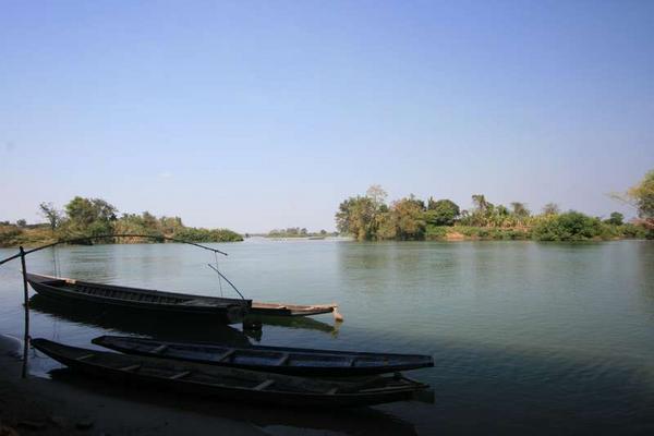 Mekong Canoe