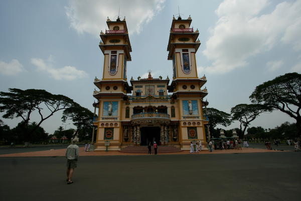 Cao Dai Temple