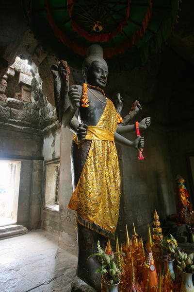 Angkor Wat Statue