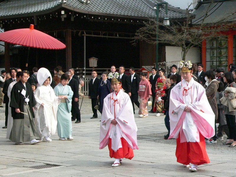 Wedding at Yasaka Jinja