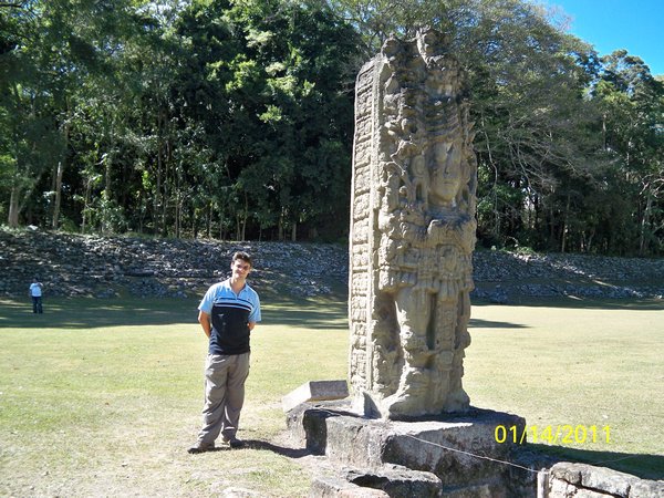 Big sculpture of the 13th King of Copán