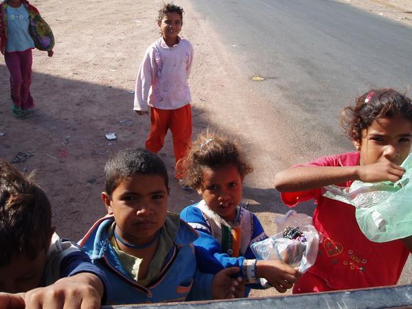 Bedouin kids begging
