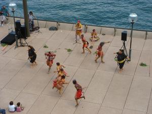 Tradition Aboriginal dance on Sydney harbour