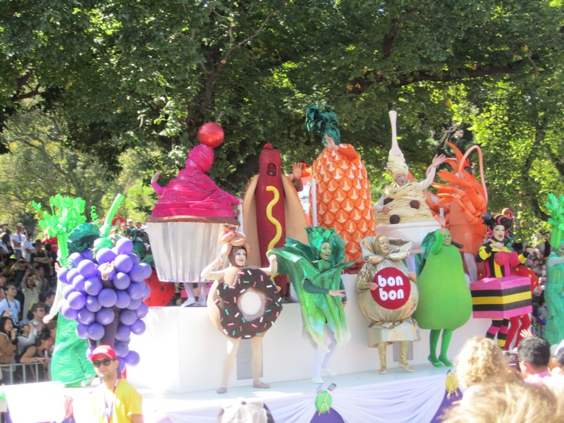 Dancing Fruit in the Parade