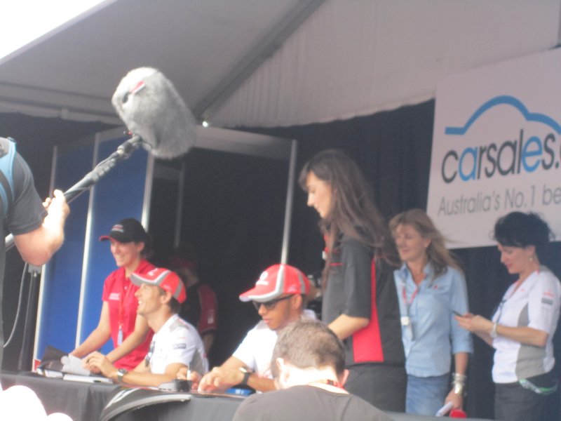 Jenson & Hamilton siging autographs