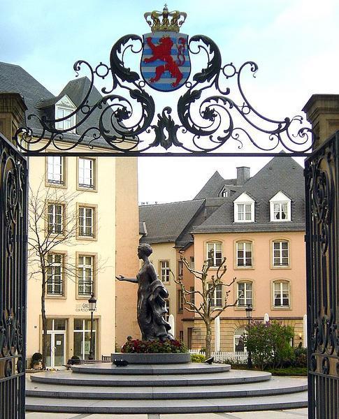 Clairefontaine Square