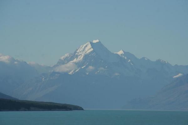Mt Cook as seen across Lake Pukaki