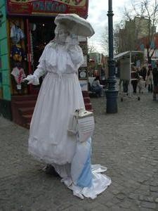 Argentina, in living statue form!